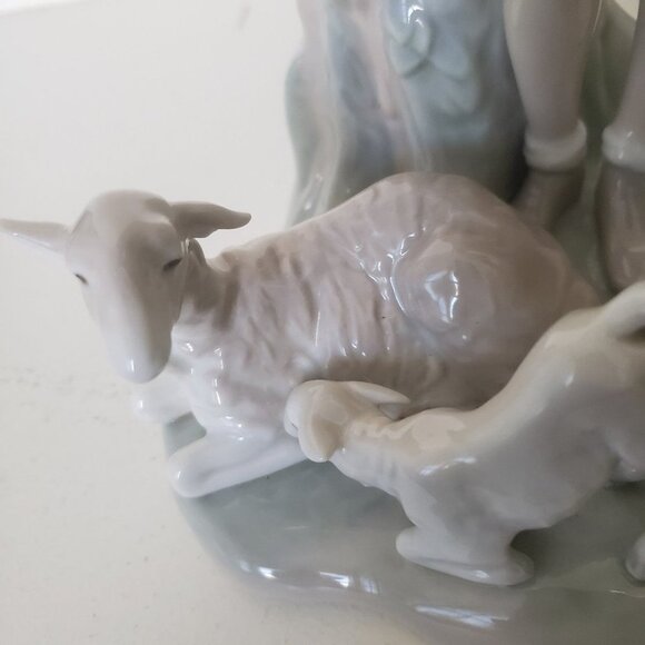 Lladro figurine BOY With LAMBS LLADRÓ Figurine. 4509 porcelain matt - Picture 8 of 15